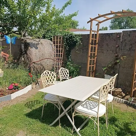 O Petit Jardin Studio Cholet Exterior photo